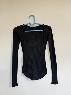 We The Free Free People Ribbed V-Neck Long Sleeve Top Dark Blue Size M